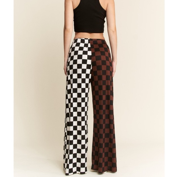 🏁 JUST ARRIVED 🏁 Split Decision Checkered Wide-Leg Pants - Picture 8 of 9
